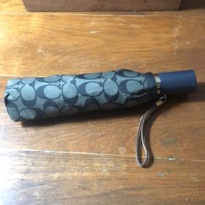 Coach umbrella grate shape only used once